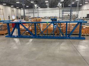 lot 46 image: Lot of 5 Uprights SpaceRak