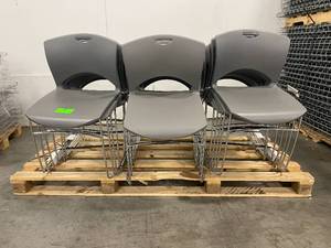 lot 54 image: Lot of 19 Break Room Chairs
