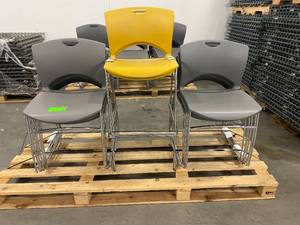 lot 55 image: Lot of 13 Breakroom Chairs