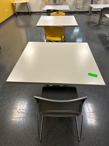 lot 87 image: Break Room Tables and Chairs