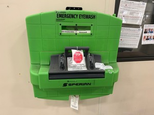 lot 112 image: Sperian Eyewash Station - Pure Flow 1000 - $599 new