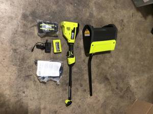 lot 17 image: RYOBI 40V HP Brushless 12 in. Cordless Electric Snow Shovel with 4.0 Ah Battery and Charger, Open Box, Review all pictures