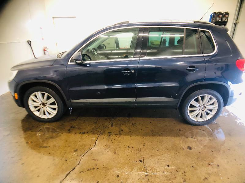 2011 Volkswagen Tiguan 2.0T - AWD