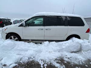 2009 Volkswagen Routan SE