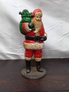 lot 5 image: Old Cast Iron Santa Bank