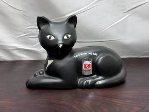 lot 11 image: Vintage 1981 Union Carbide Corp. Save With The Cat Eveready Bank