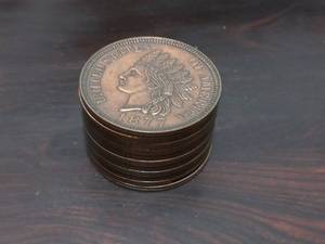 lot 14 image: Vintage 1975 CCC Penny Bank