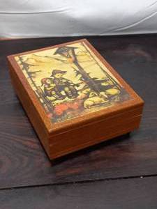 lot 27 image: Vintage Reuge Music Box