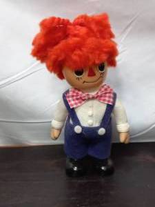 lot 29 image: Vintage 1974 Raggedy Andy Doll By Royalty Industries