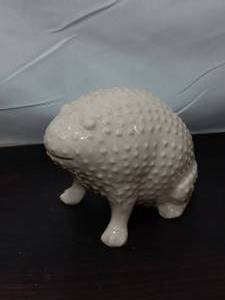 lot 38 image: Vintage Ceramic Toad Bank