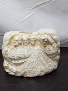 lot 50 image: Old Wales 1958 Jack D. Mann Mount Rushmore Ceramic Bank