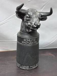 lot 56 image: Vintage Schlitz Malt Liquor Bank