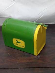 lot 122 image: Vintage Metal John Deere Mailbox Coin bank