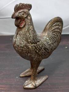 lot 125 image: Vintage Cast Iron Chicken Coin Bank