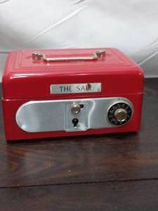lot 147 image: Vintage The Safe Coin Bank