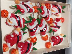 lot 163 image: 10 Vintage Santa Light Caps