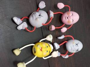 lot 167 image: Four Vintage Egg Shelf Sitters