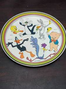 lot 207 image: Vintage Looney Tunes Tray
