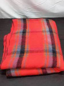 lot 208 image: Vintage Chatham Blanket