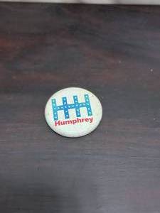 lot 211 image: Vintage Humphrey Muskie Button