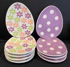 lot 102 image: 16 Egg-cellent Petite Snack Plates