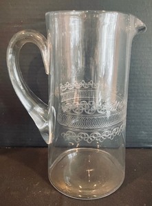 lot 142 image: Vintage Clear Glass Grouping