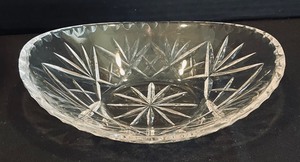 lot 145 image: Vintage Crystal and Clear Glass Grouping including Vintage Tidbit Tray