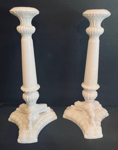 lot 144 image: Variety of Wonderful Decorative White Candle Holders