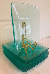 lot 152 image: 10 Teal Square Glass Plates