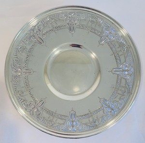 lot 160 image: 9 Silver Plated Vintage Platters