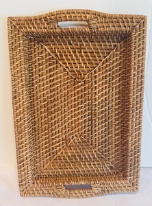 lot 158 image: Pampered Chef and Simple Additions Wood and Wicker Serving Items