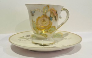 lot 178 image: 15 Vintage Demi Cups with Saucers