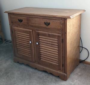 lot 40 image: Vintage Wood Buffet