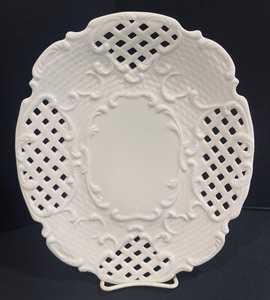 lot 303 image: Vintage White Platters and Plates