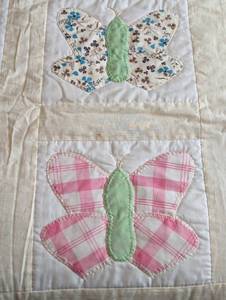 lot 72 image: Beautiful Handmade Vintage Butterfly Quilt