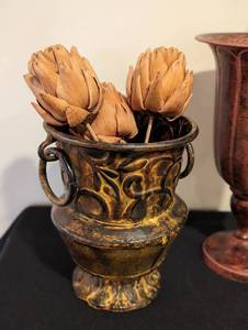 lot 265 image: Decorative Metal Footed Vases