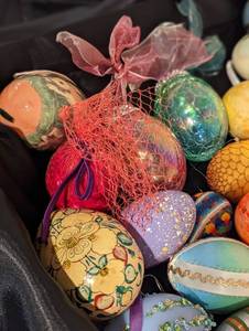 lot 268 image: Assorted Easter Egg Ornaments
