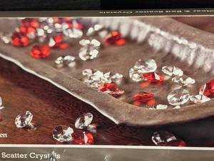 lot 276 image: Beautiful Glass Ornaments