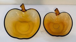 lot 333 image: Amazing Amber Apple Shaped Bowls