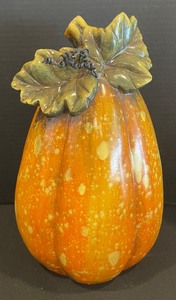 lot 346 image: Autumnal Harvest Decor