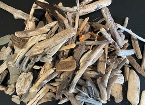 lot 347 image: Awesome Box of Drift Wood and Flat Rocks