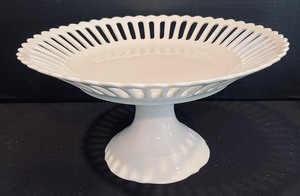 lot 296 image: Ralph Lauren Pedestal Dish and 10 Milk Glass Vases