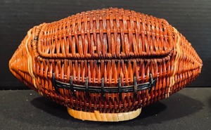 lot 365 image: Delightful Decorative Basket Grouping