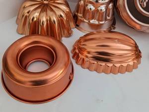 lot 425 image: Vintage Copper Pans and Molds