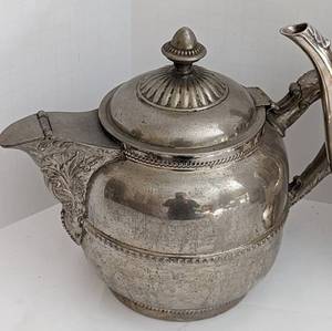 lot 434 image: Vintage Silver Plated Teapots