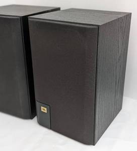 lot 442 image: Pair of JBL J520M Bookshelf Speakers