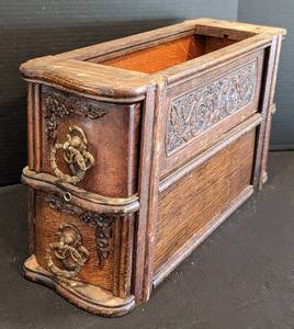 lot 448 image: Vintage Wood Sewing Drawers