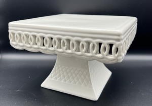 lot 218 image: Lets Entertain  Assorted Cake Plates and Tiffin Satin Glass Basket
