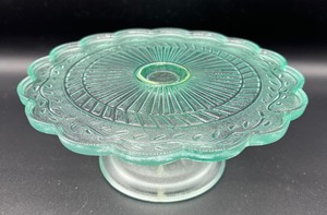 lot 216 image: Sea Glass Green - Glass Assortment