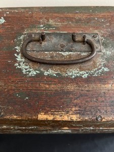 lot 232 image: Vintage Wooden Petite Trunk